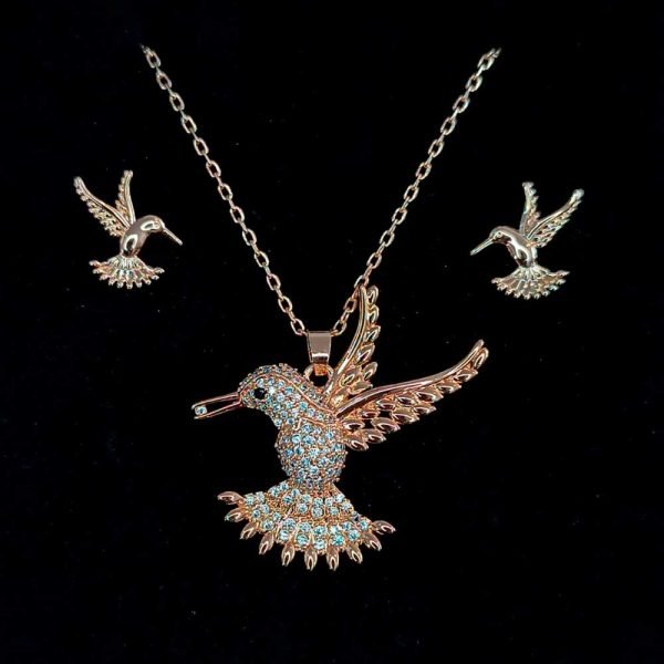 Dije y aretes colibrí alas abiertas 14K-30