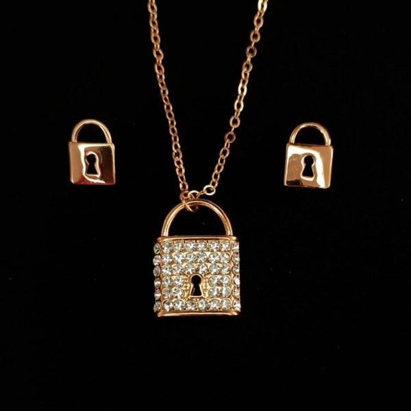 Dije y aretes candado con zirconias 14K-9